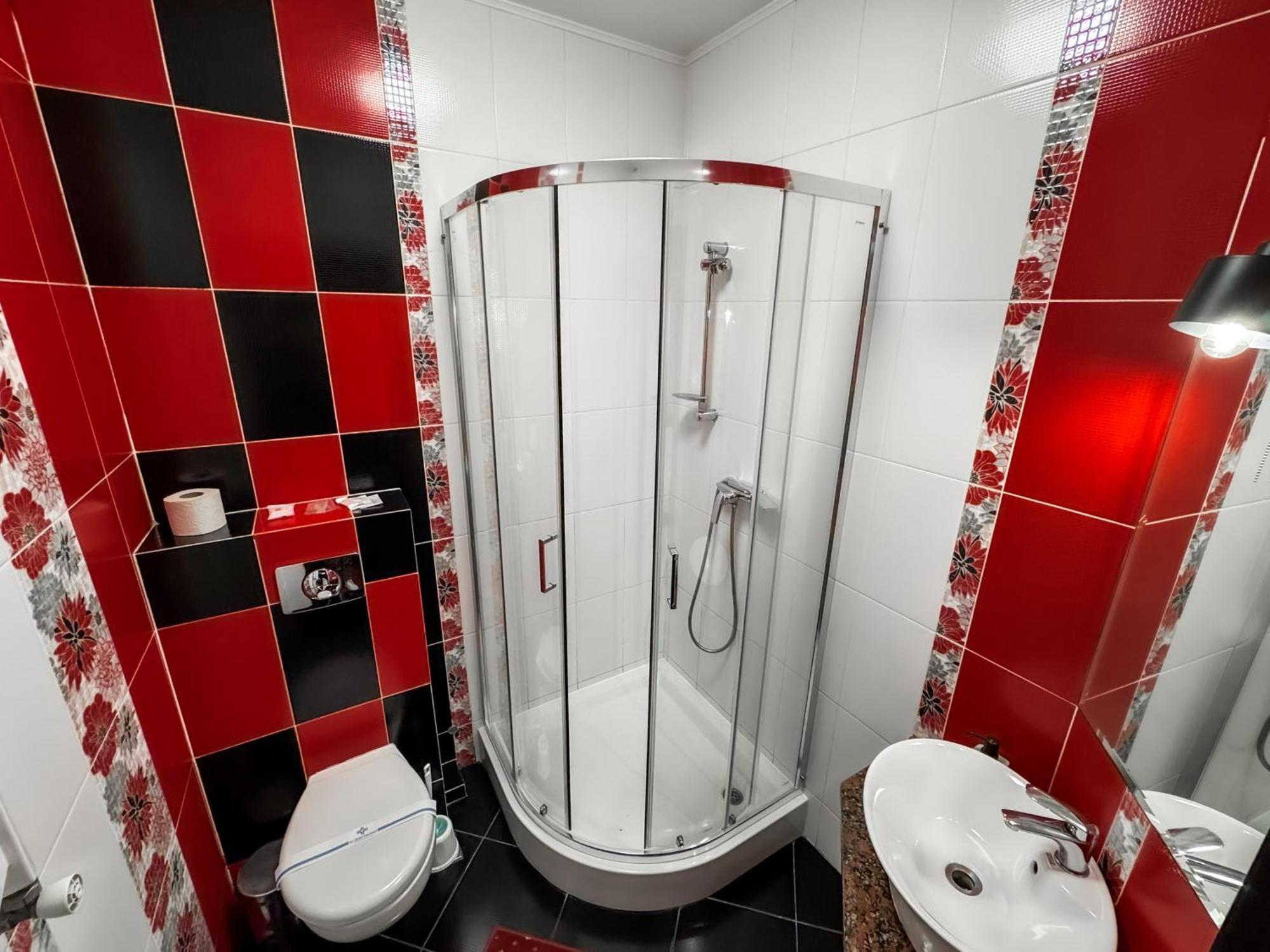 Apartments On Zaliznychna 49 Ivano-Frankivsk Eksteriør bilde