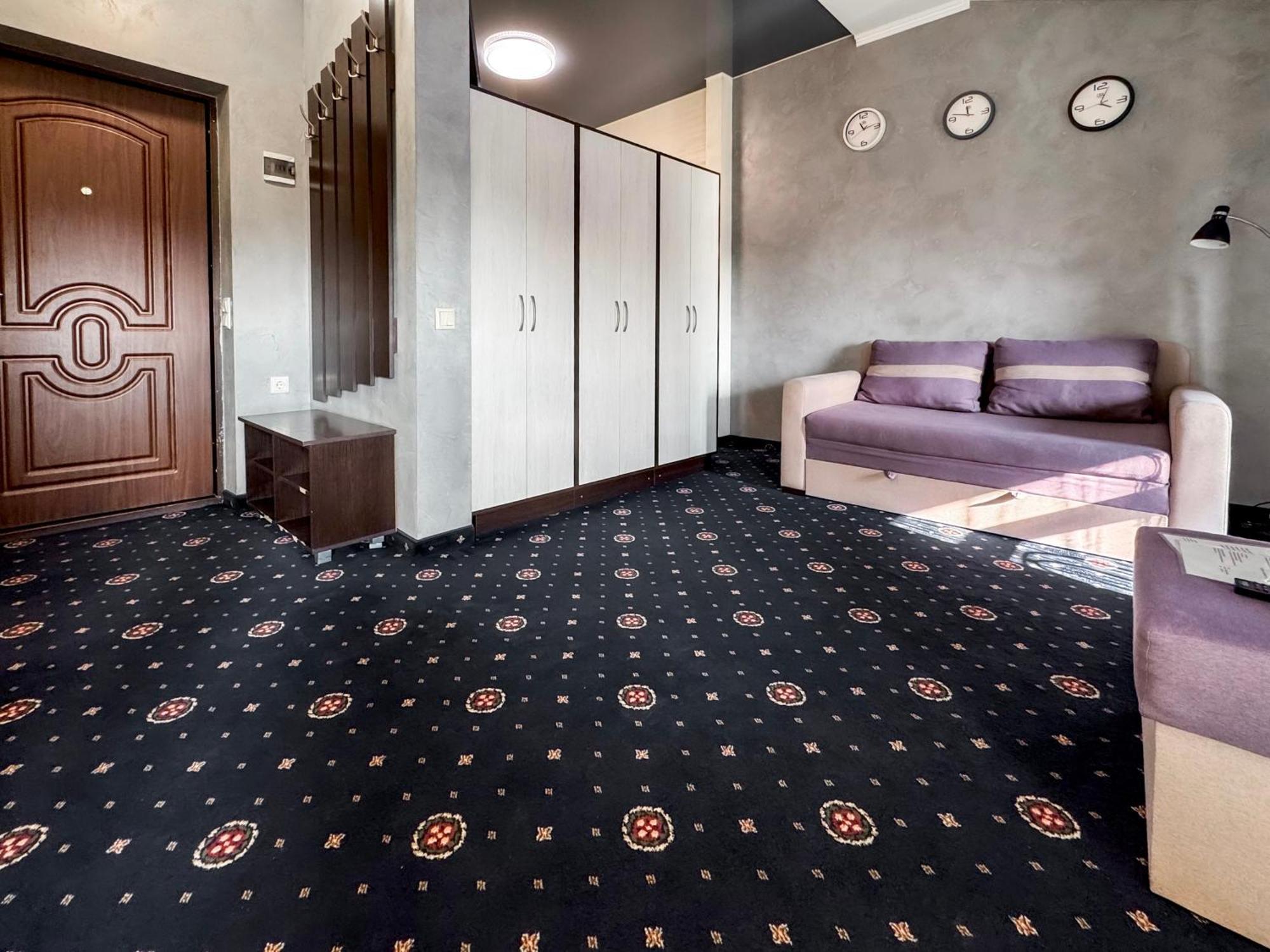 Apartments On Zaliznychna 49 Ivano-Frankivsk Eksteriør bilde