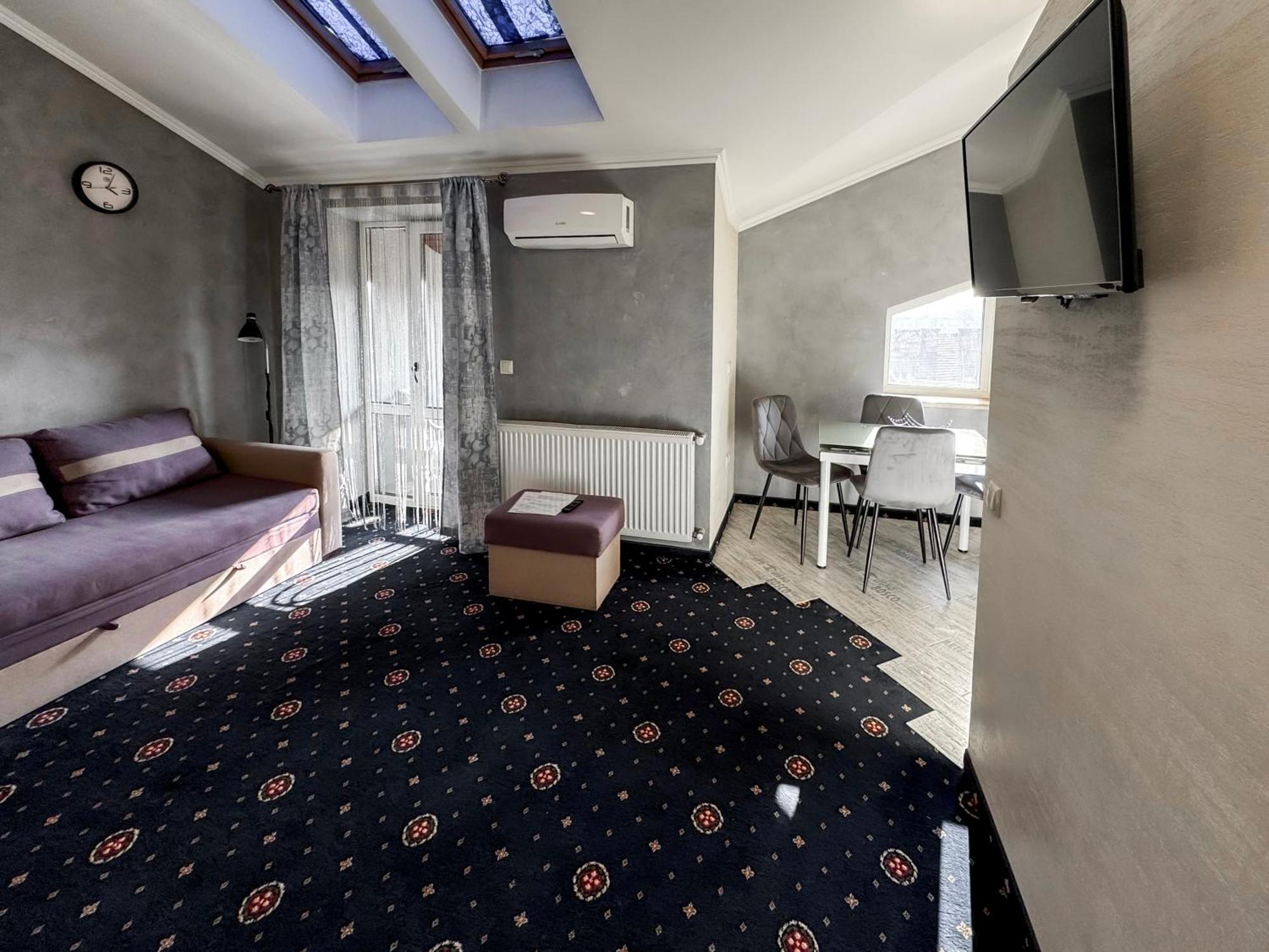 Apartments On Zaliznychna 49 Ivano-Frankivsk Eksteriør bilde