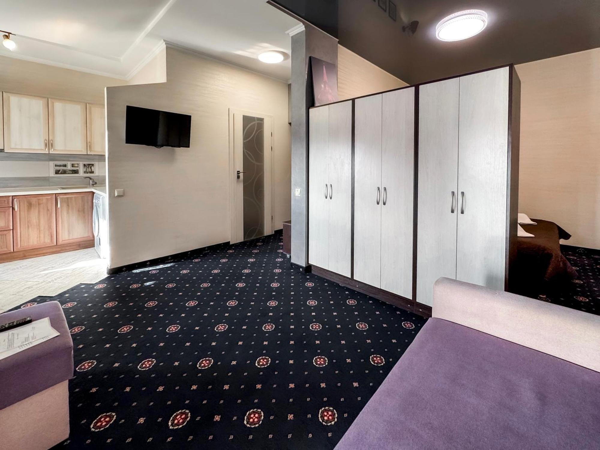 Apartments On Zaliznychna 49 Ivano-Frankivsk Eksteriør bilde