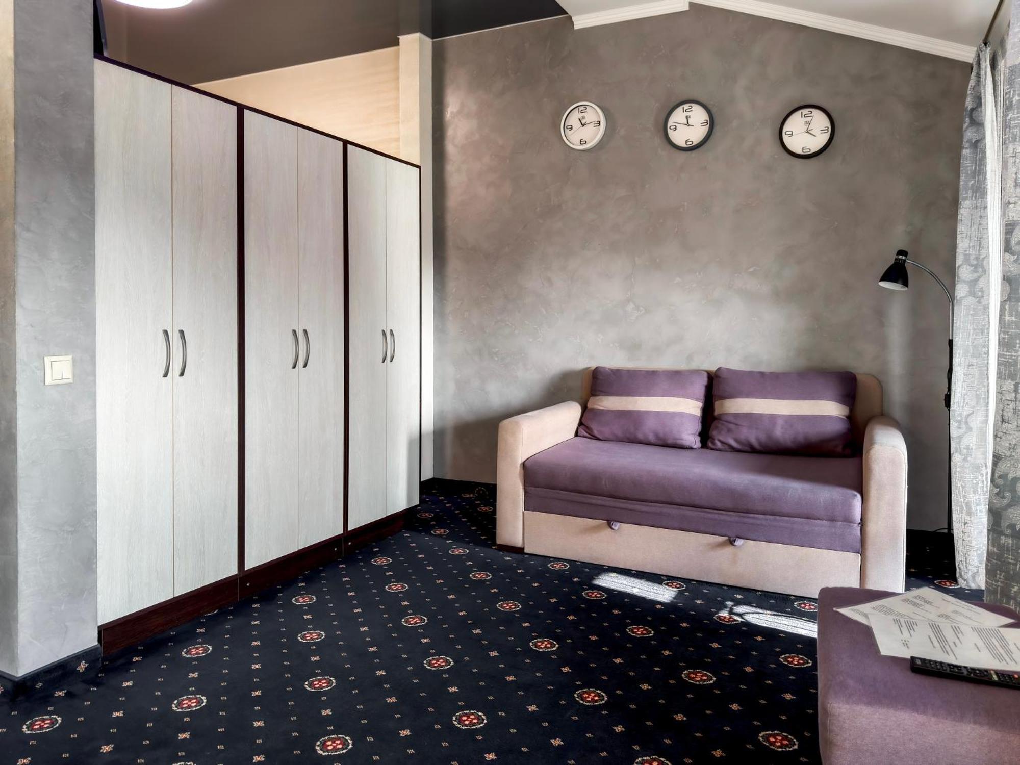 Apartments On Zaliznychna 49 Ivano-Frankivsk Eksteriør bilde