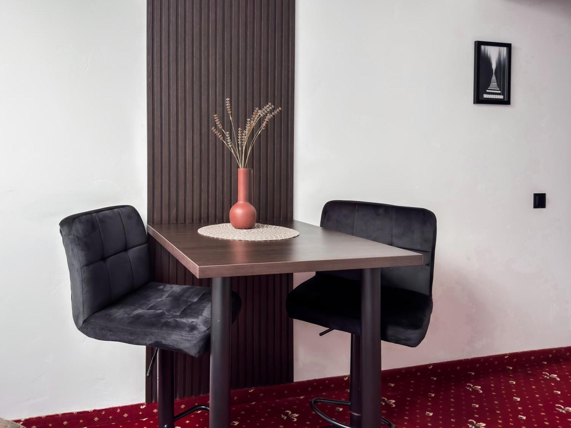 Apartments On Zaliznychna 49 Ivano-Frankivsk Eksteriør bilde