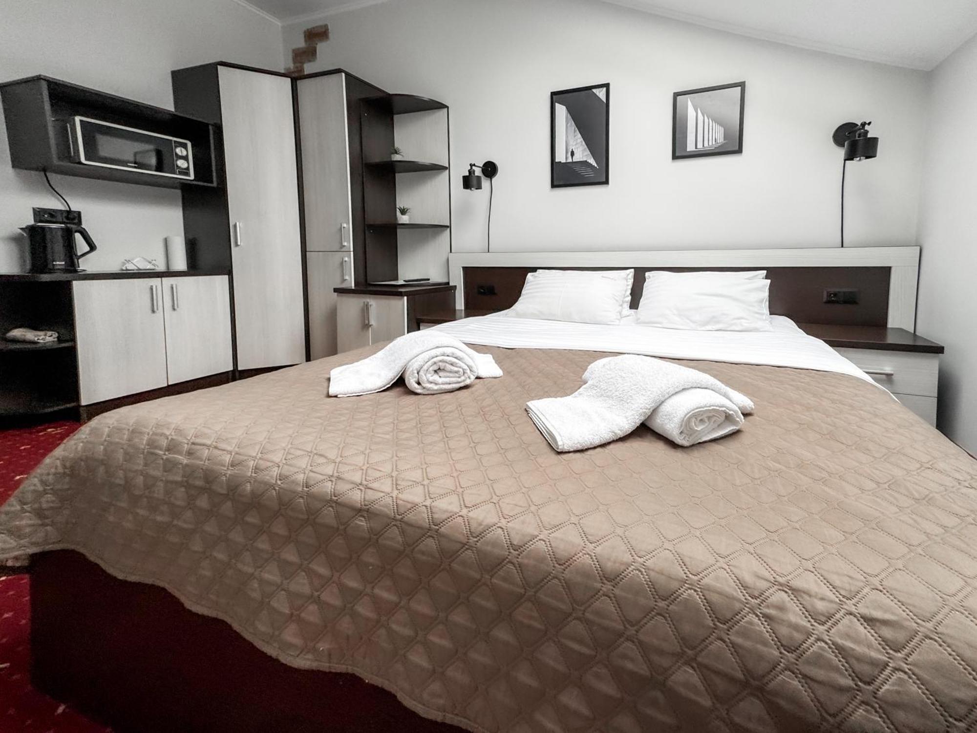 Apartments On Zaliznychna 49 Ivano-Frankivsk Eksteriør bilde