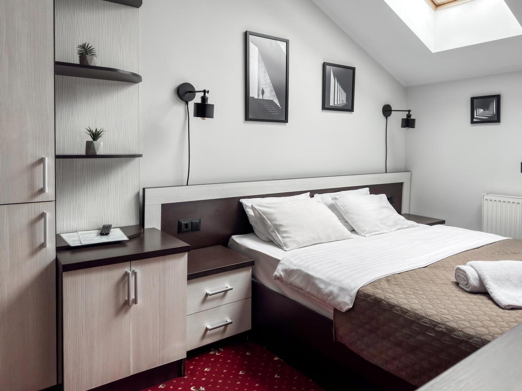 Apartments On Zaliznychna 49 Ivano-Frankivsk Eksteriør bilde