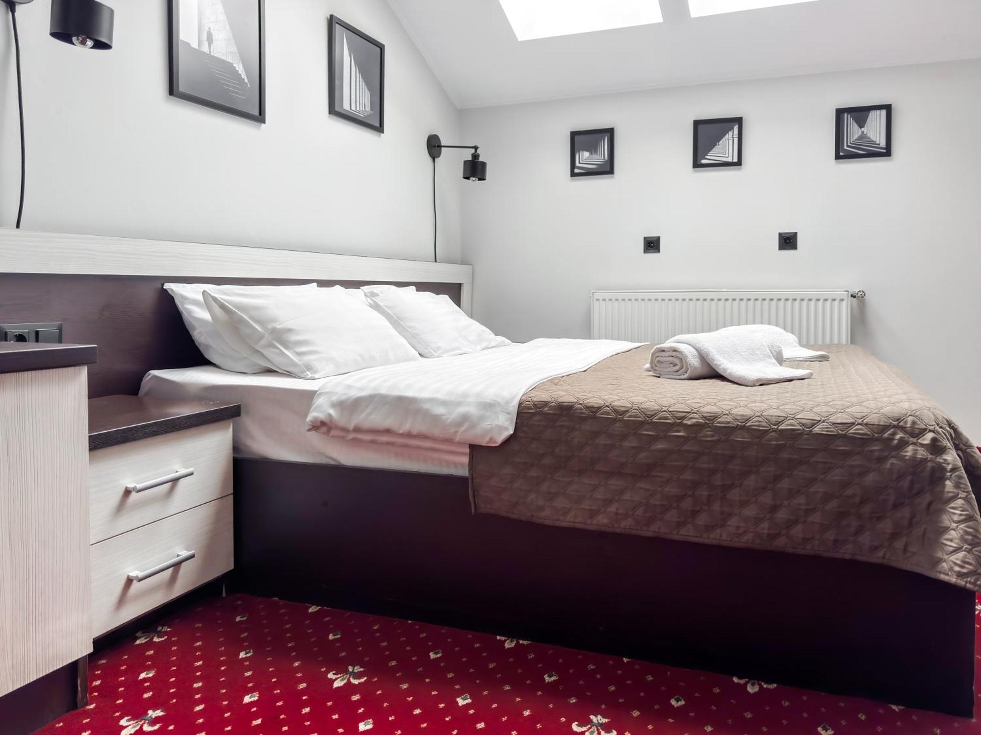 Apartments On Zaliznychna 49 Ivano-Frankivsk Eksteriør bilde