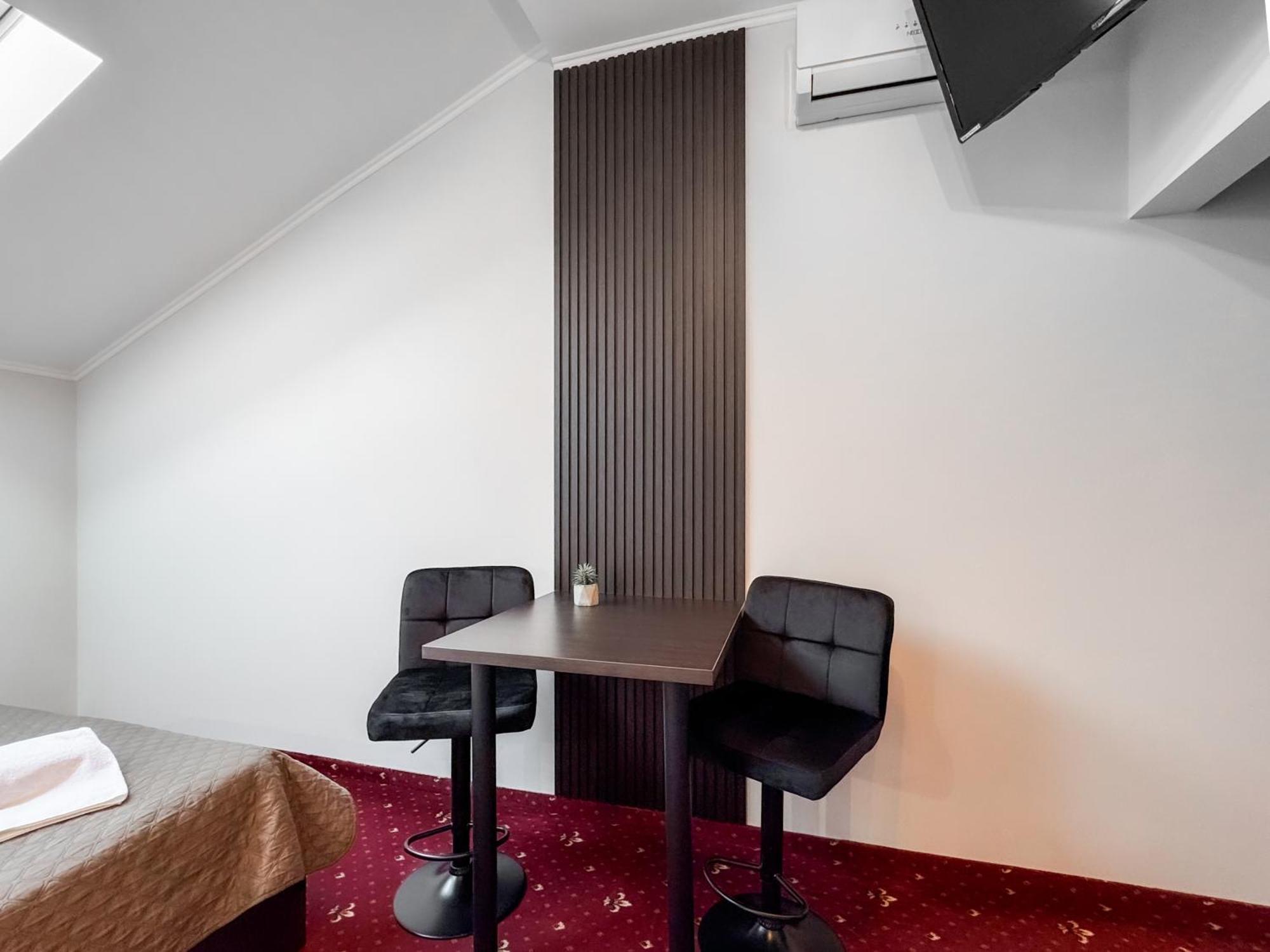 Apartments On Zaliznychna 49 Ivano-Frankivsk Eksteriør bilde