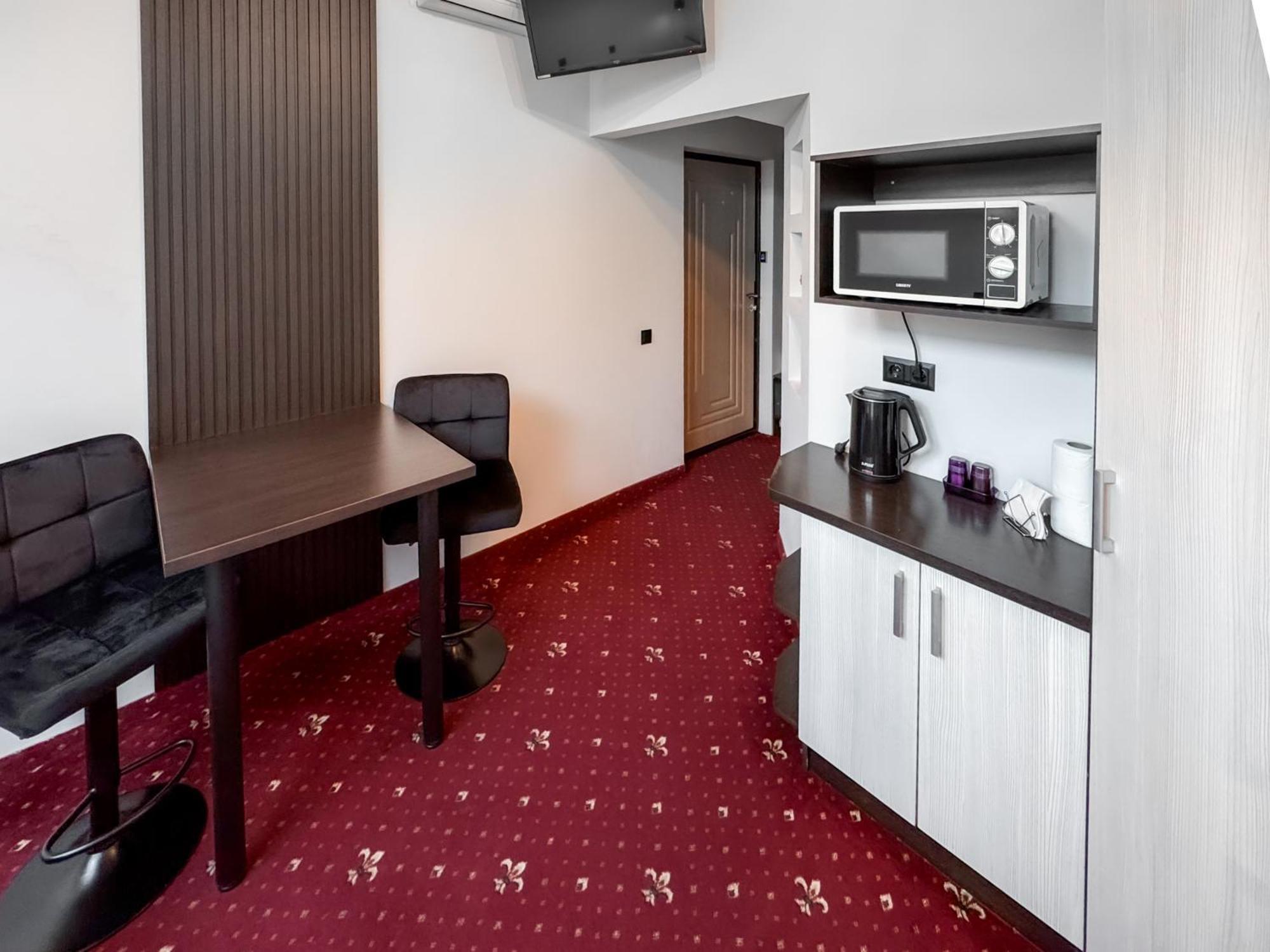 Apartments On Zaliznychna 49 Ivano-Frankivsk Eksteriør bilde