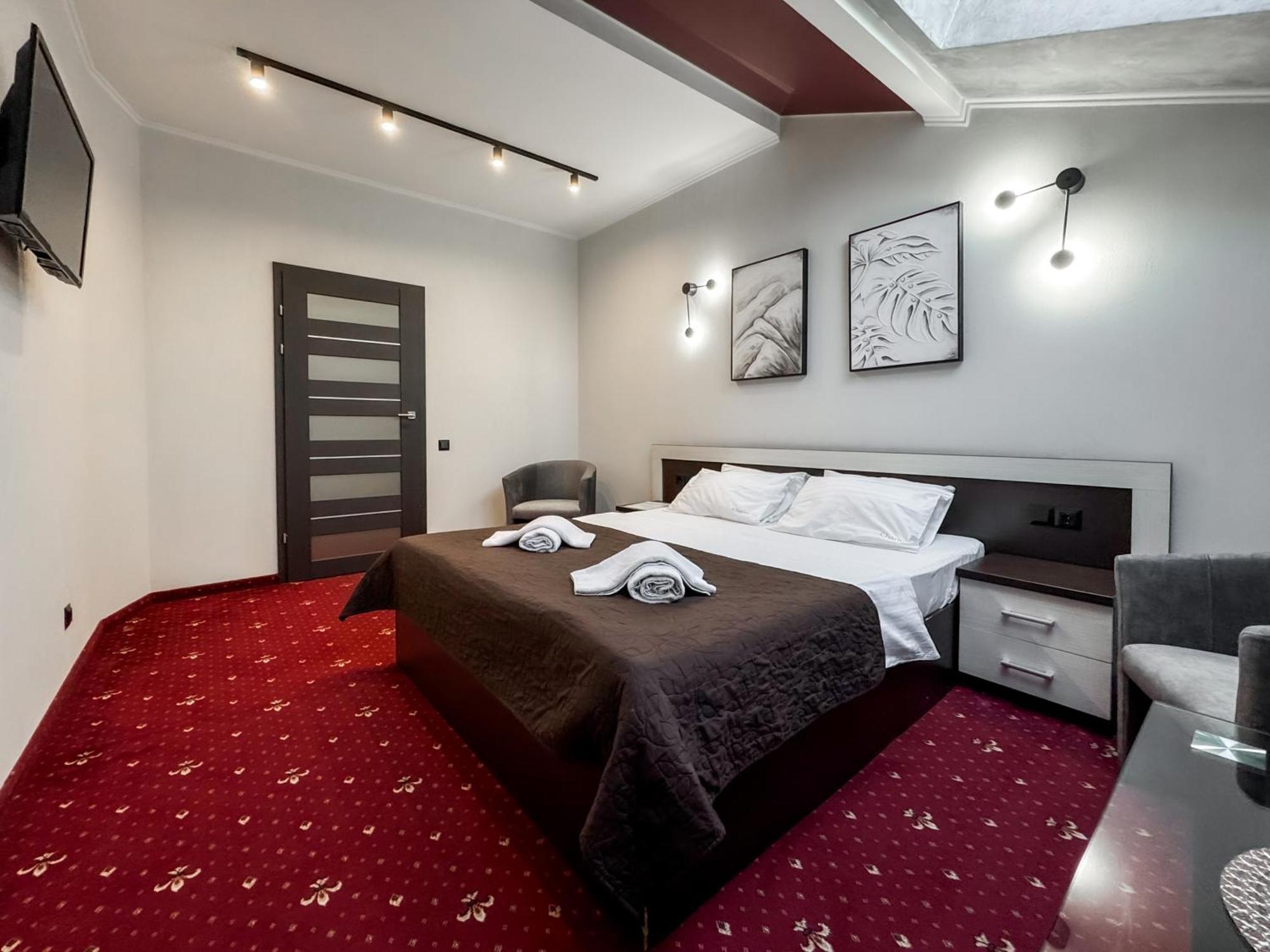 Apartments On Zaliznychna 49 Ivano-Frankivsk Eksteriør bilde