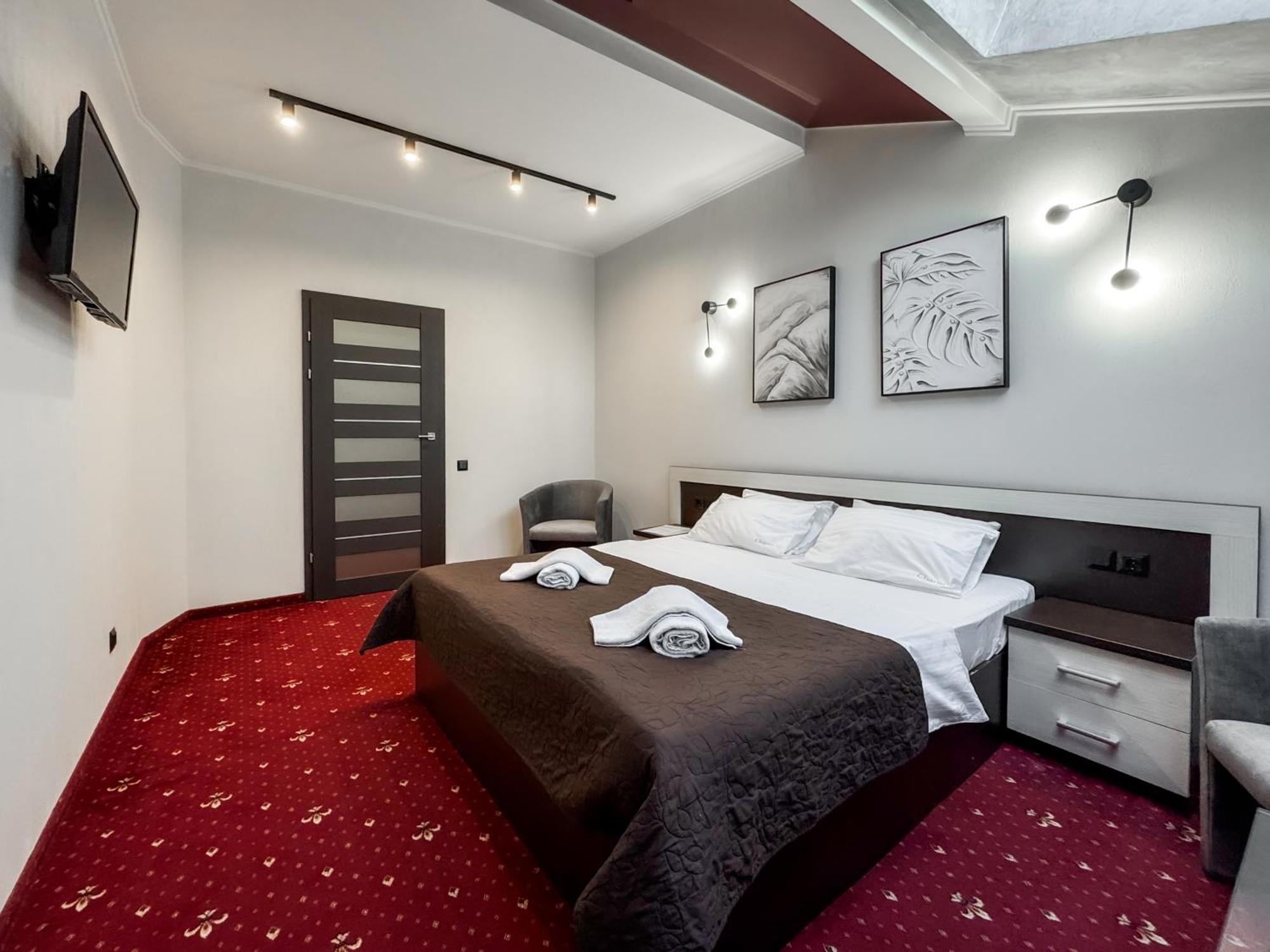 Apartments On Zaliznychna 49 Ivano-Frankivsk Eksteriør bilde