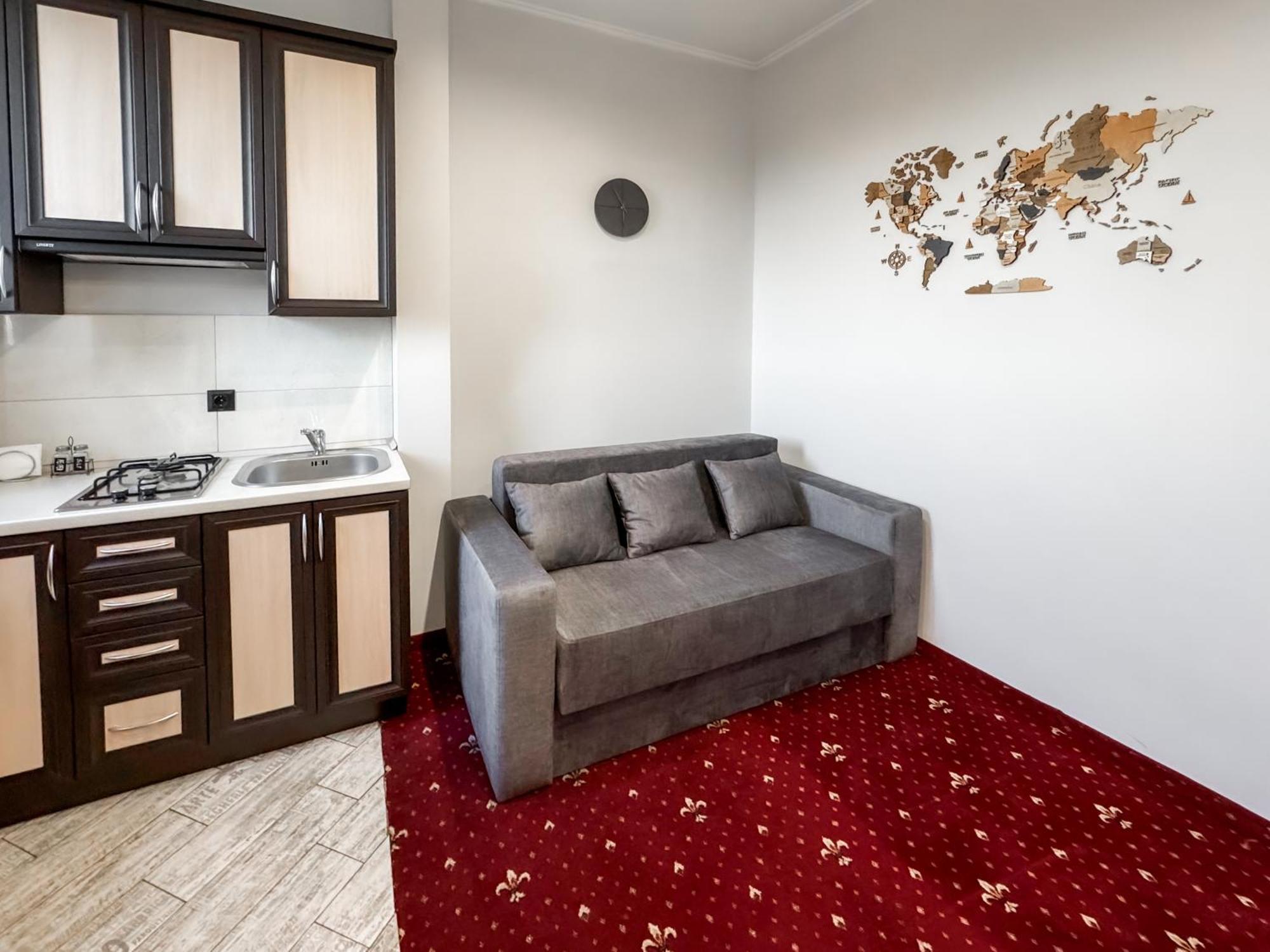 Apartments On Zaliznychna 49 Ivano-Frankivsk Eksteriør bilde