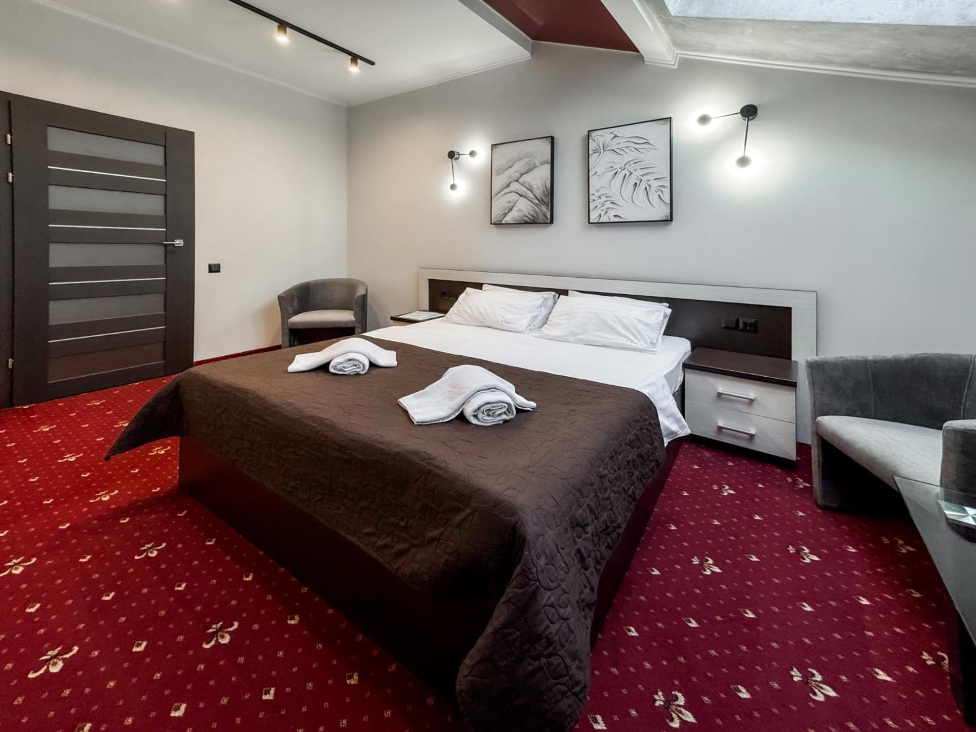 Apartments On Zaliznychna 49 Ivano-Frankivsk Eksteriør bilde
